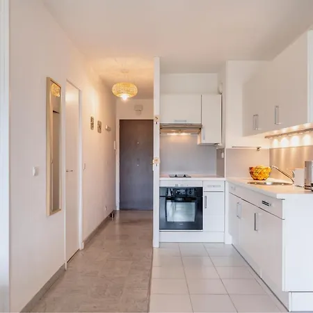 Joli Grand Terrasse Lit 180x200 Vue 10min Plages Apartmán