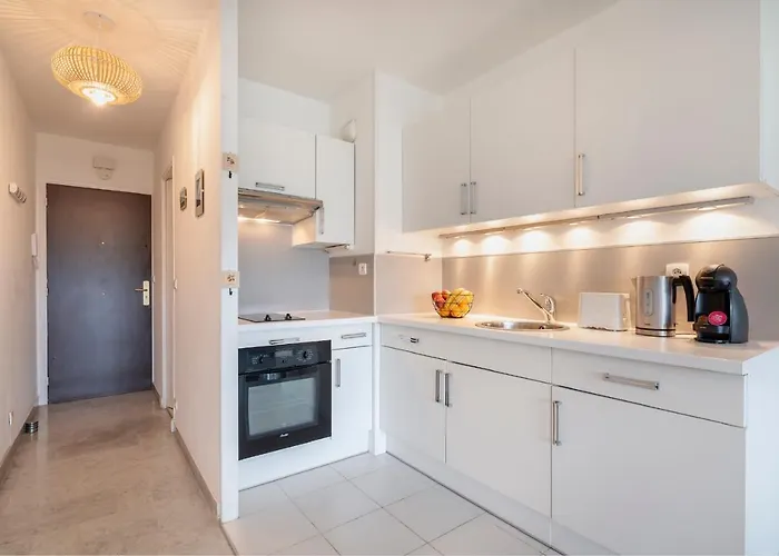 Joli Grand Terrasse Lit 180x200 Vue 10min Plages *